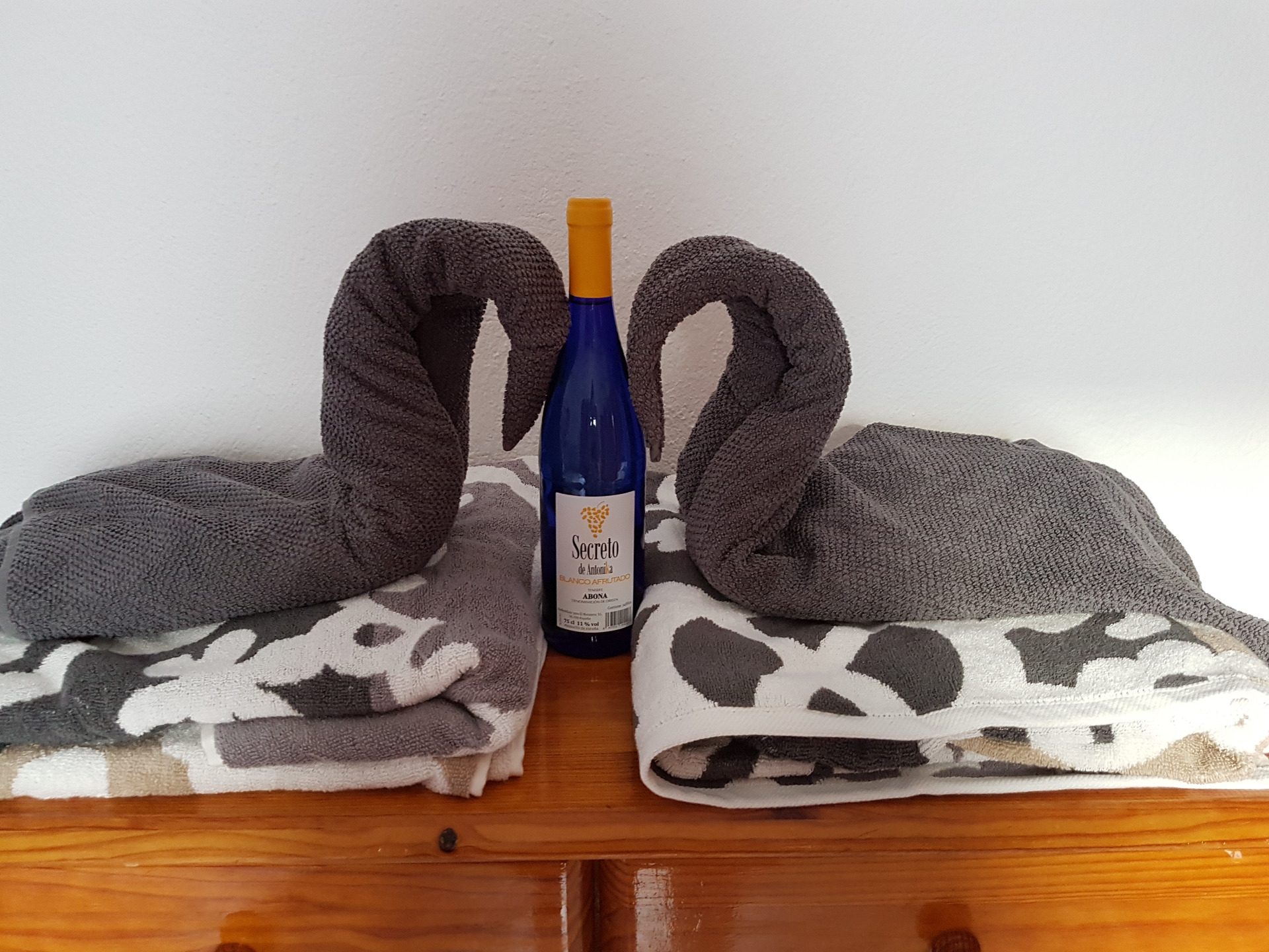 Botella de vino de bienvenida Welcoming bottle of wine